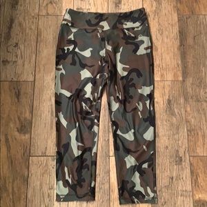 Camo Crop Leggings